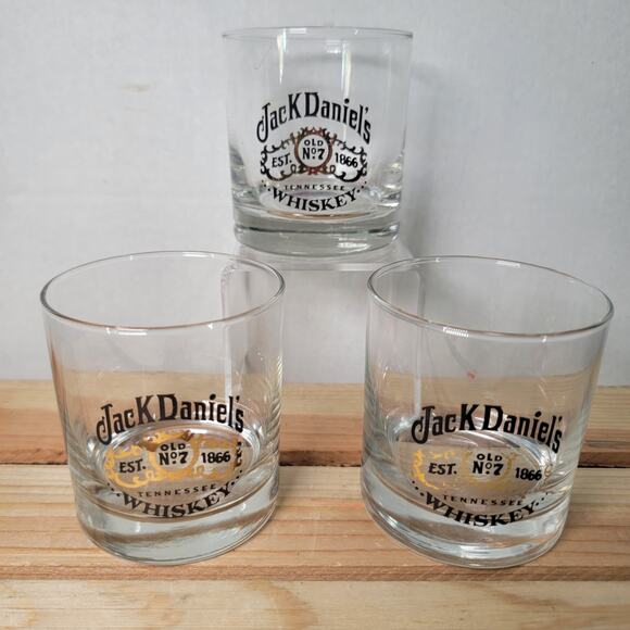Set of 3 Jack Daniels Whiskey Glasses - Picture 1 of 3